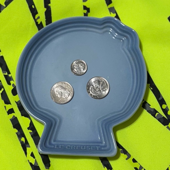 NEW LE CREUSET SANRIO LITTLE TWIN STARS BLUE DISH PLATE POCKET CHANGE CHIP CANDY - Picture 6 of 12